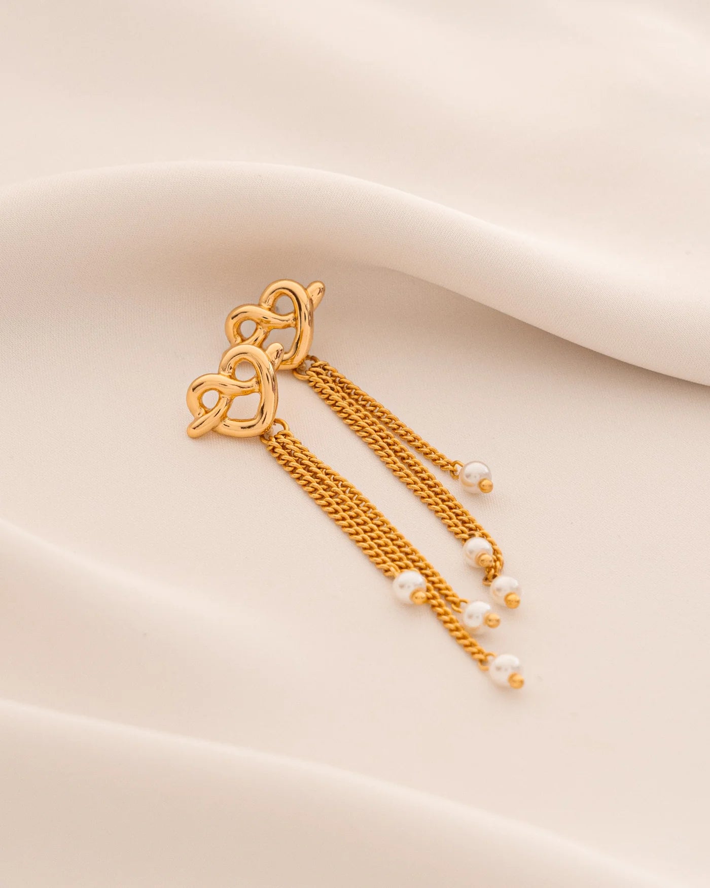 Aretes Corazón Lazo Perla