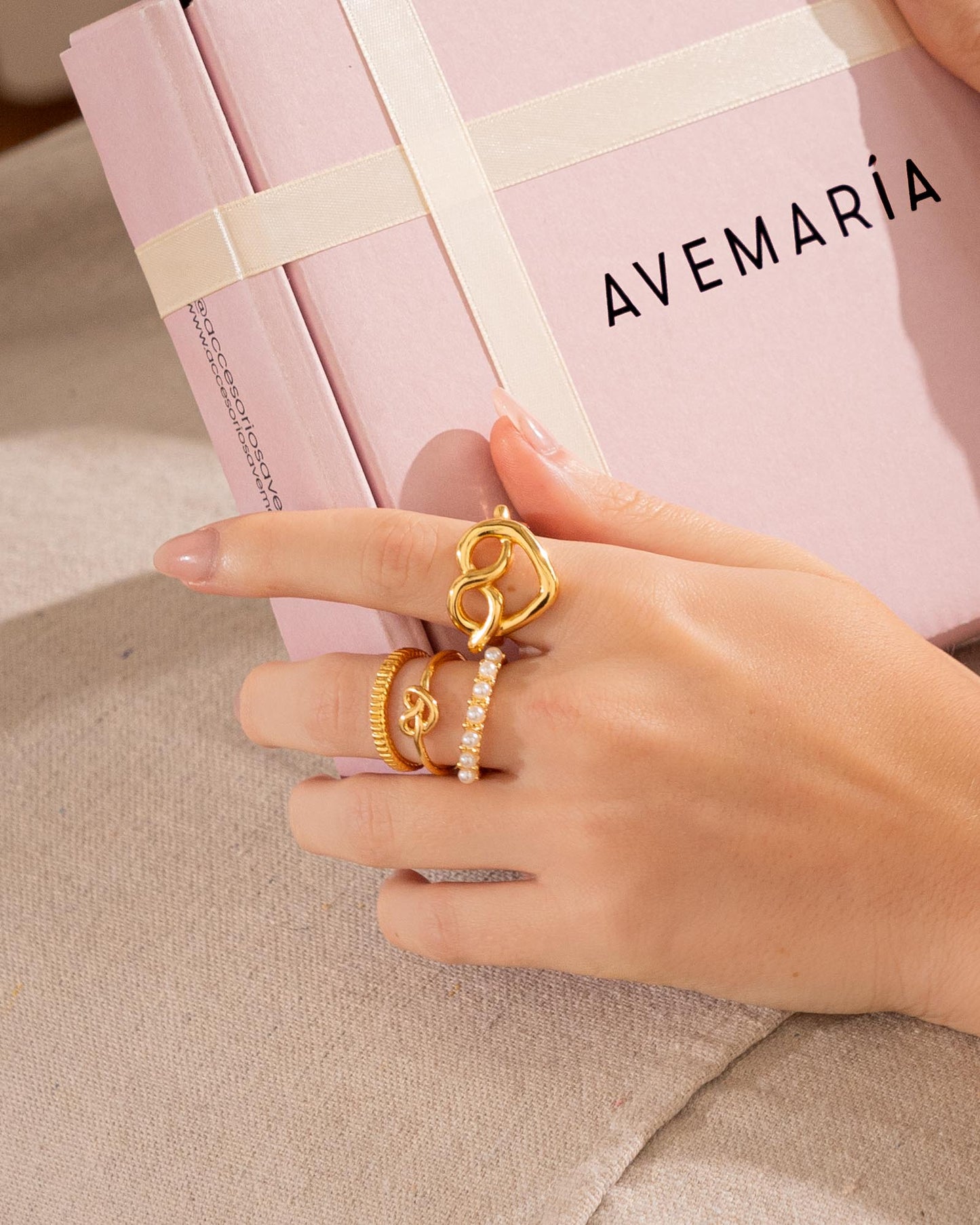 Set X3 Anillos Perlas Corazón Lazo