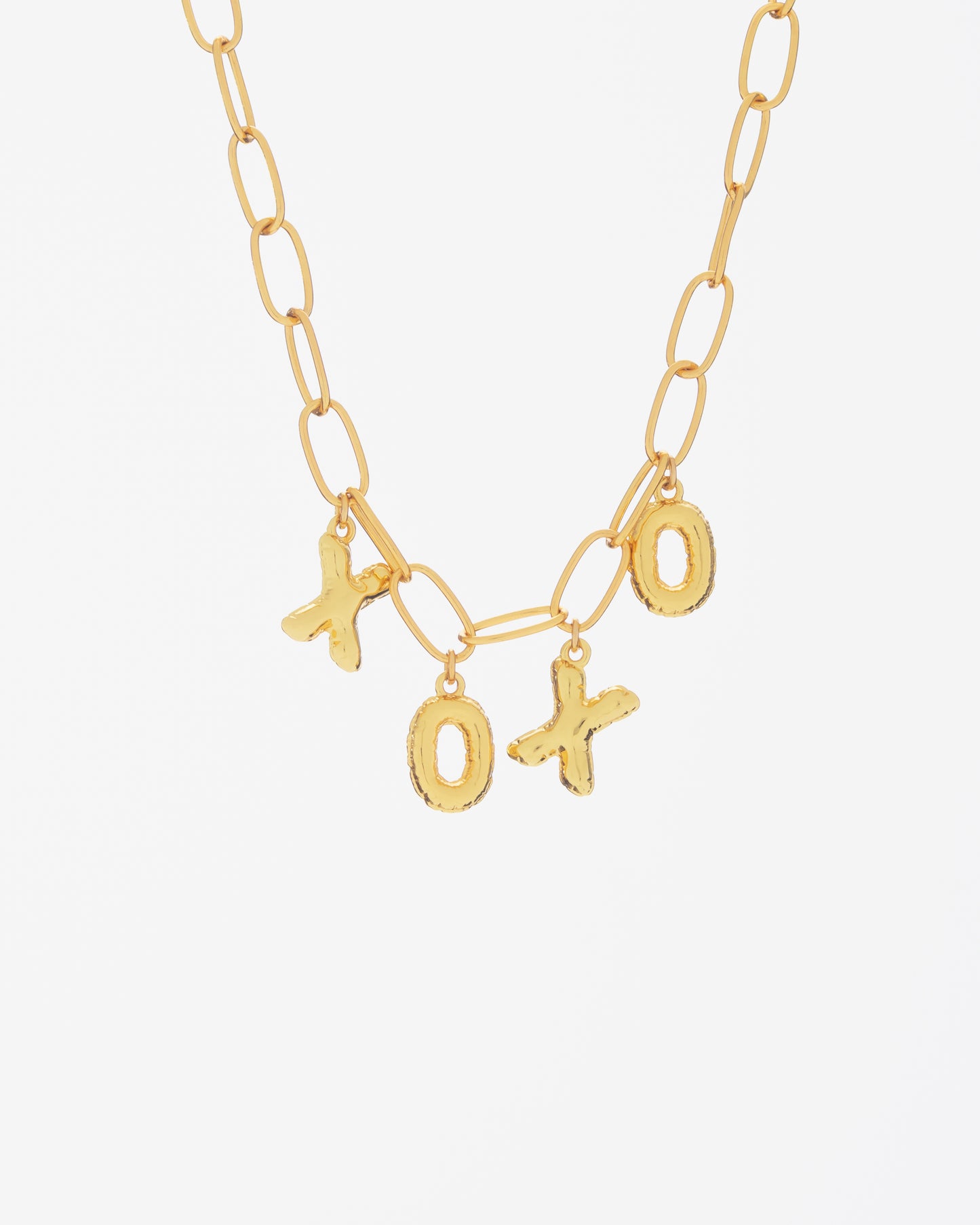 Collar Multicharms XOXO + Aretes Dorado