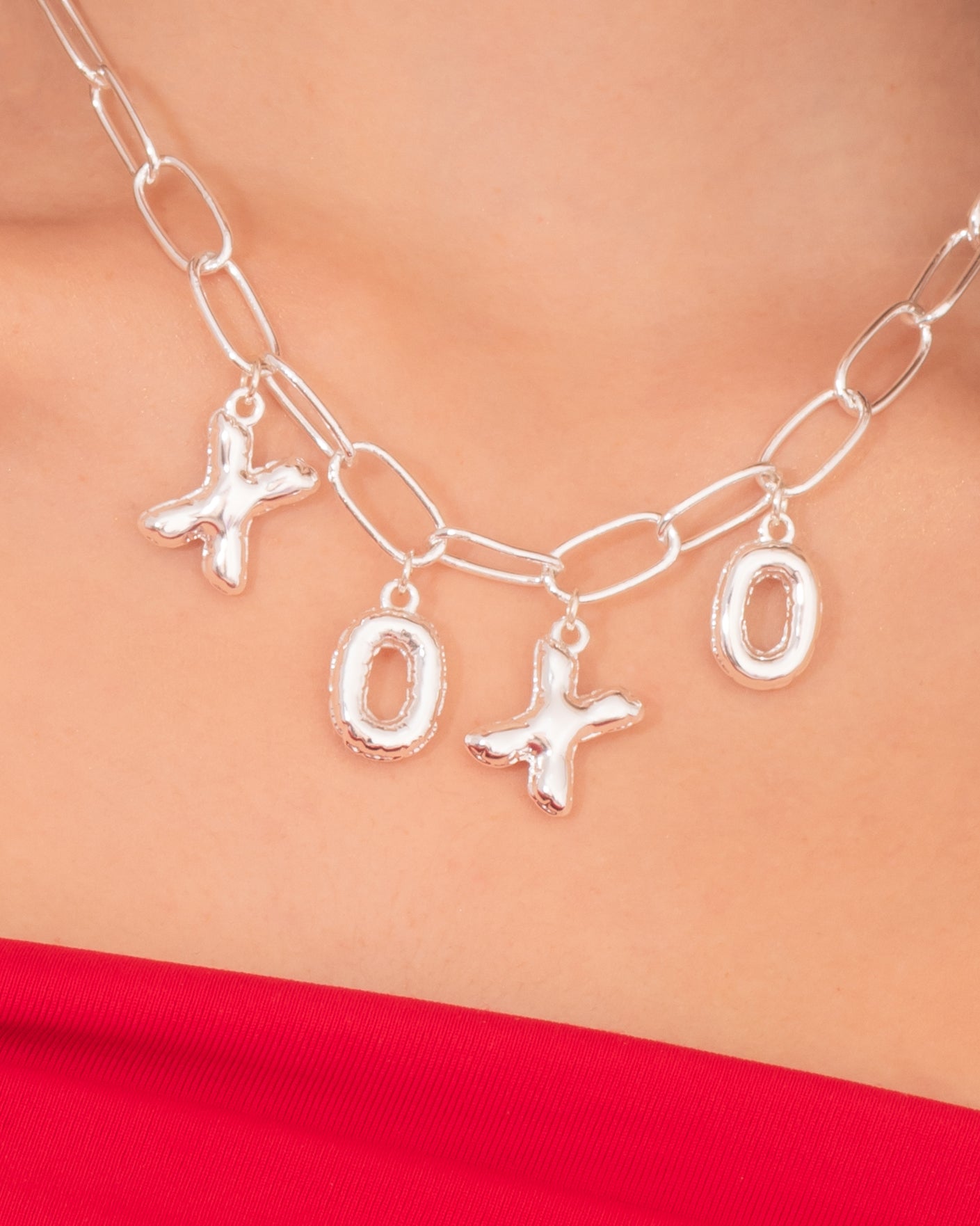 Collar Multicharms XOXO + Aretes Plata