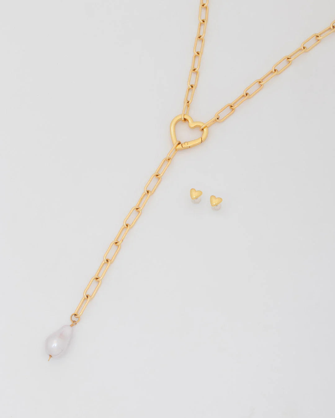 Collar Corbatín Corazón Perla + Aretes